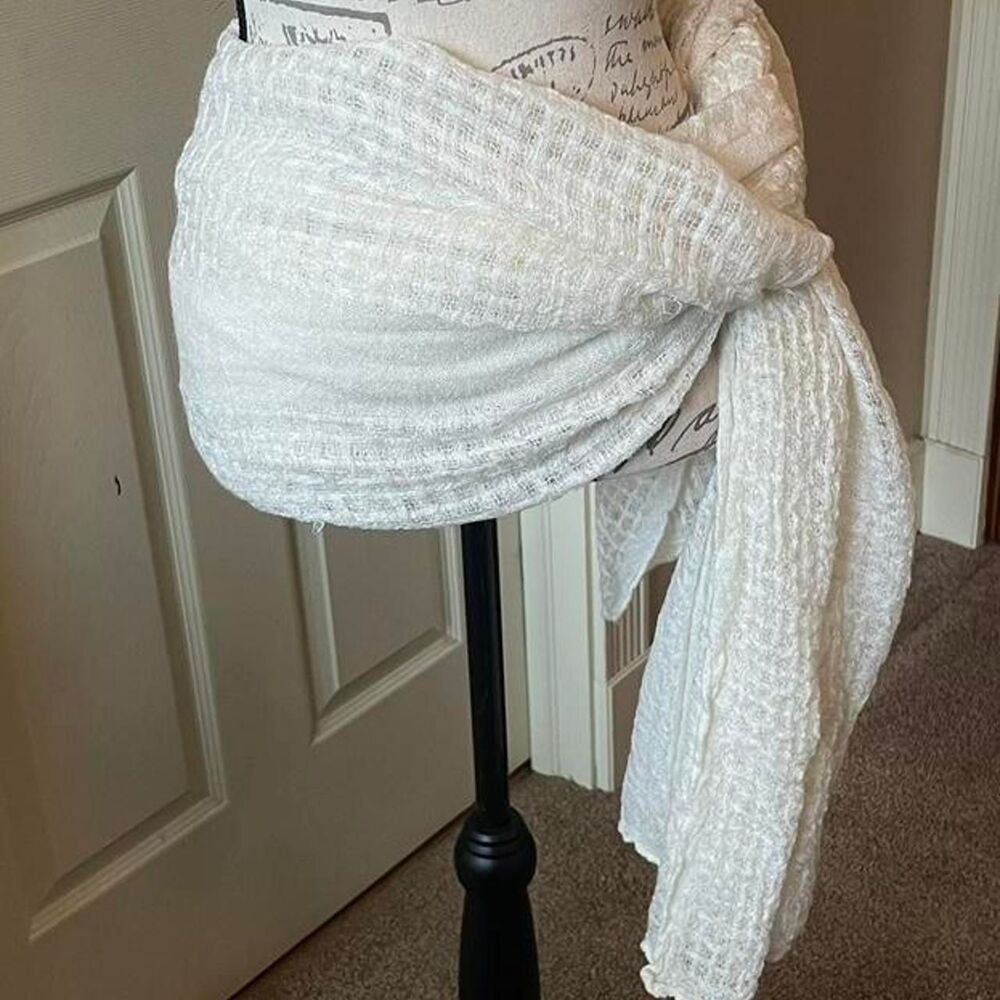 Cejon Women's White and Cream Scarf-wraps